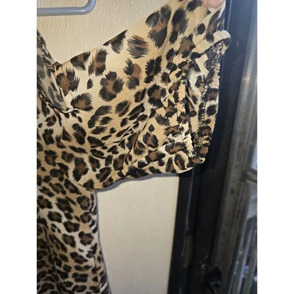 FREE 2 LUV WOMEMS M LEOPARD PRINT SHEER TOP - Picture 3 of 5